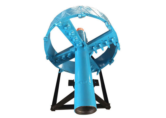 API 168mm OD. Đen Fluted Carbide Steel Fly Cutter Reamer 1800mm